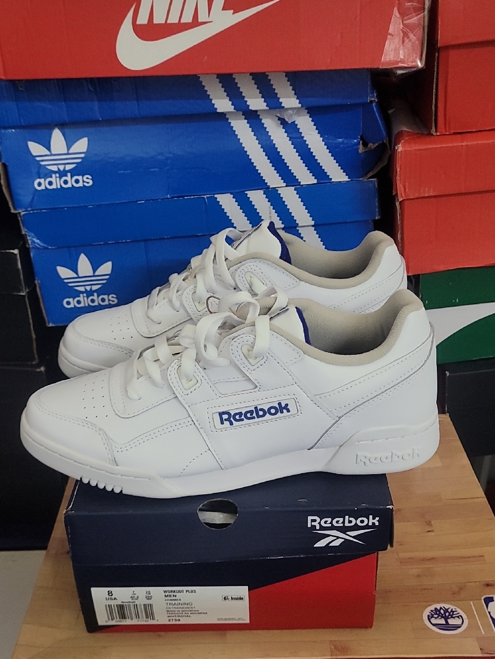 Reebok Men's White Athletic Sneakers with Blue Logo Size 8